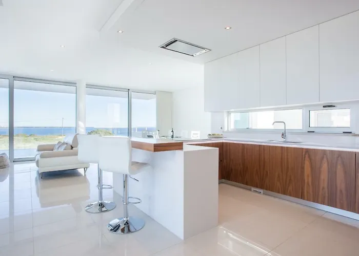 Ponta Da Piedade Villa